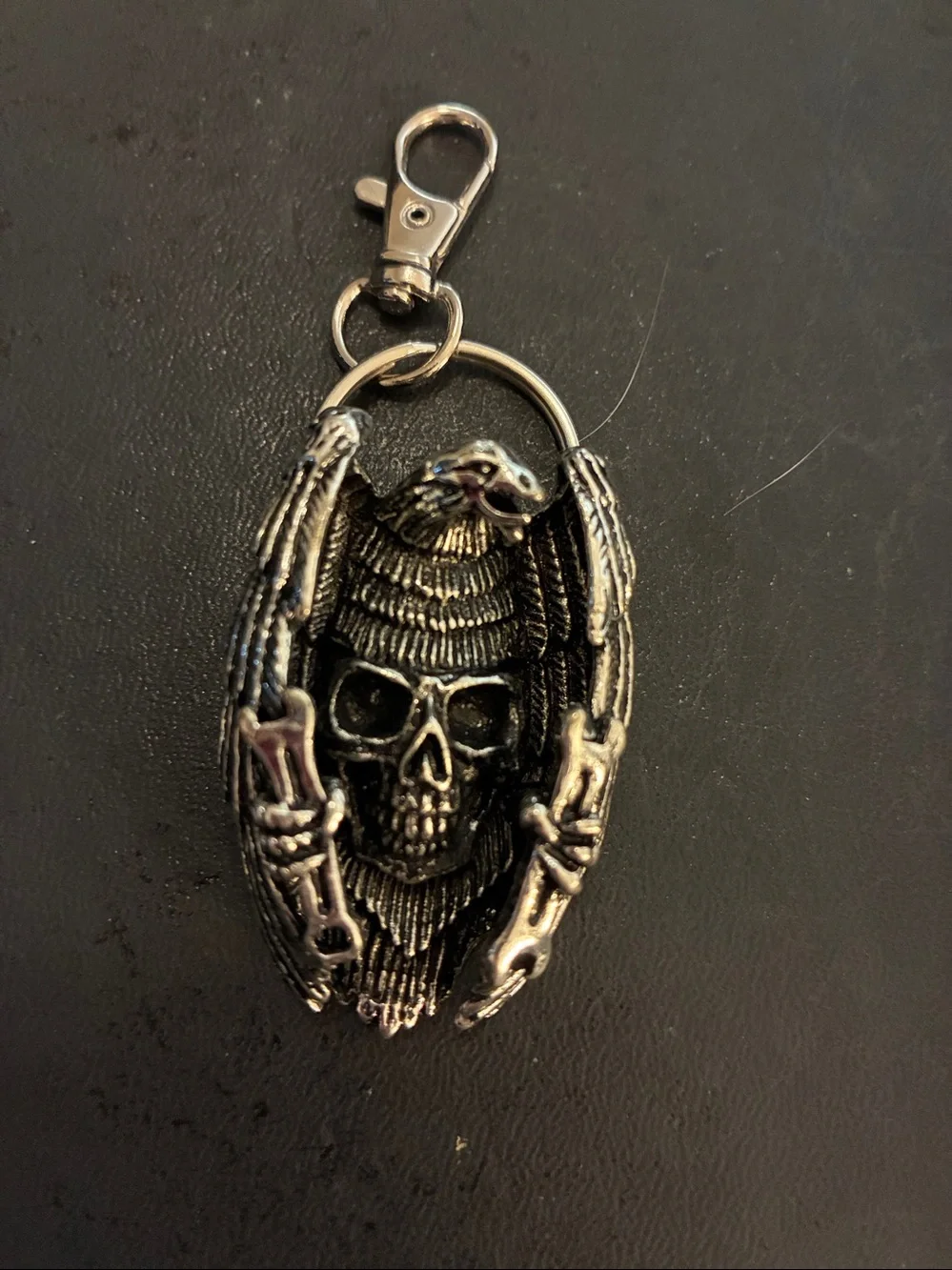 Silver-Tone Skull and Raven Keychain NWOT = New Without Tags